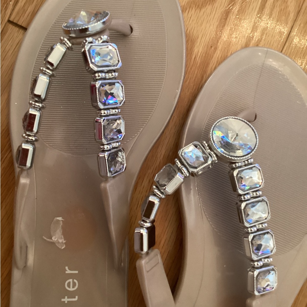 Hollister Women's Beige Sandals with Sparkling Accents great for beach vaction